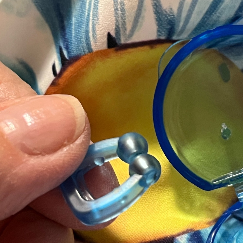 2 Small Anti-snoring device